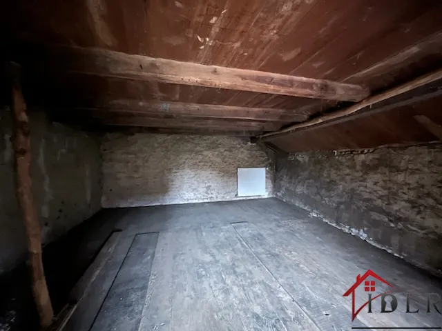 Ferme de type F5 avec terrain de 887 m2 près de Langres 