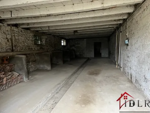 Ferme de type F5 avec terrain de 887 m2 près de Langres 