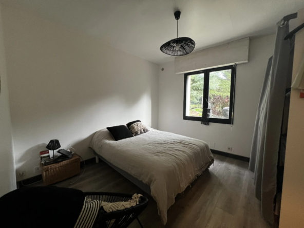 Maison en pierre avec jardin et gîte à Léogeats, proche de Langon 