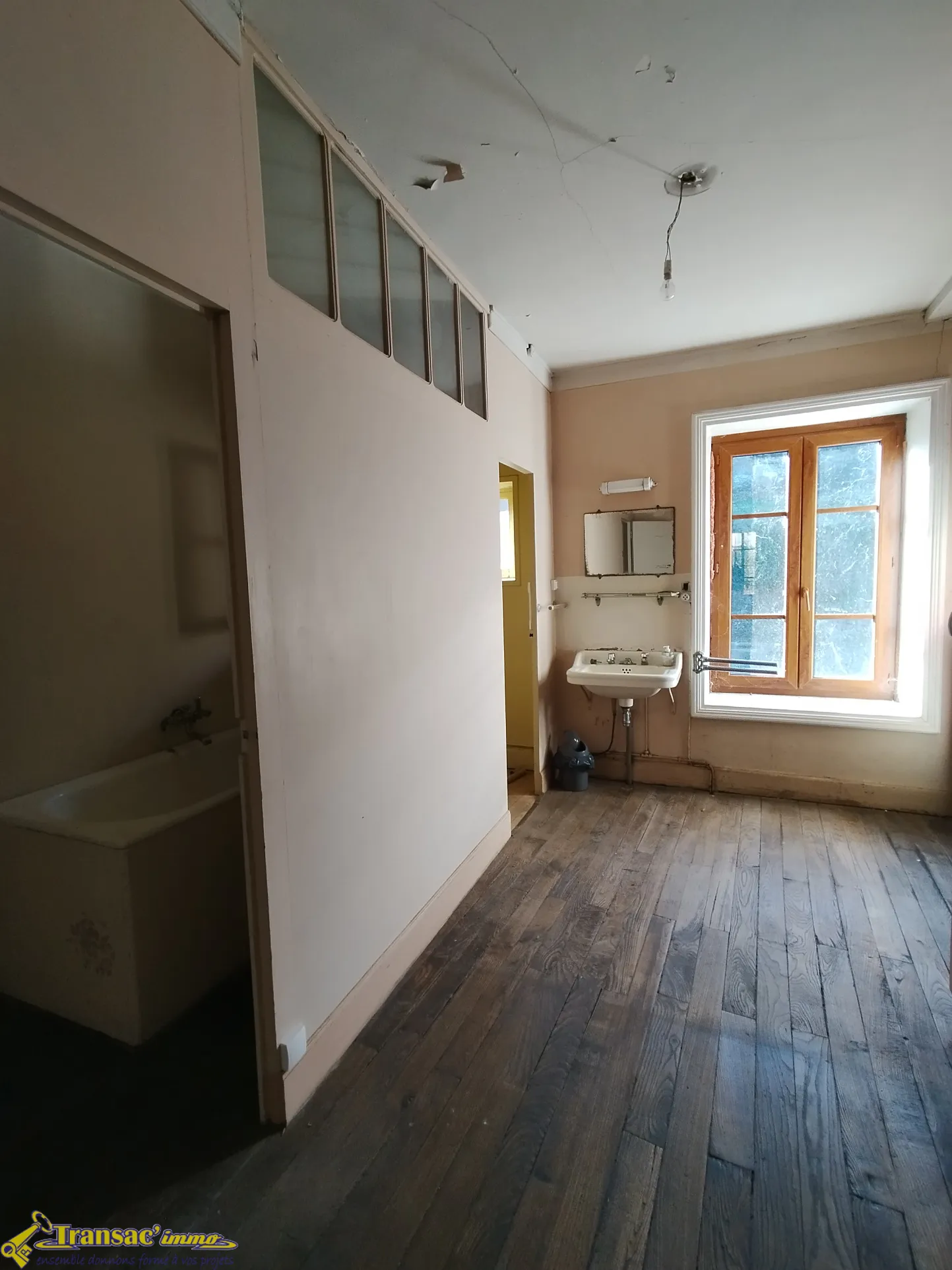 Propriété à Thiers avec ateliers de coutellerie et appartement F5 