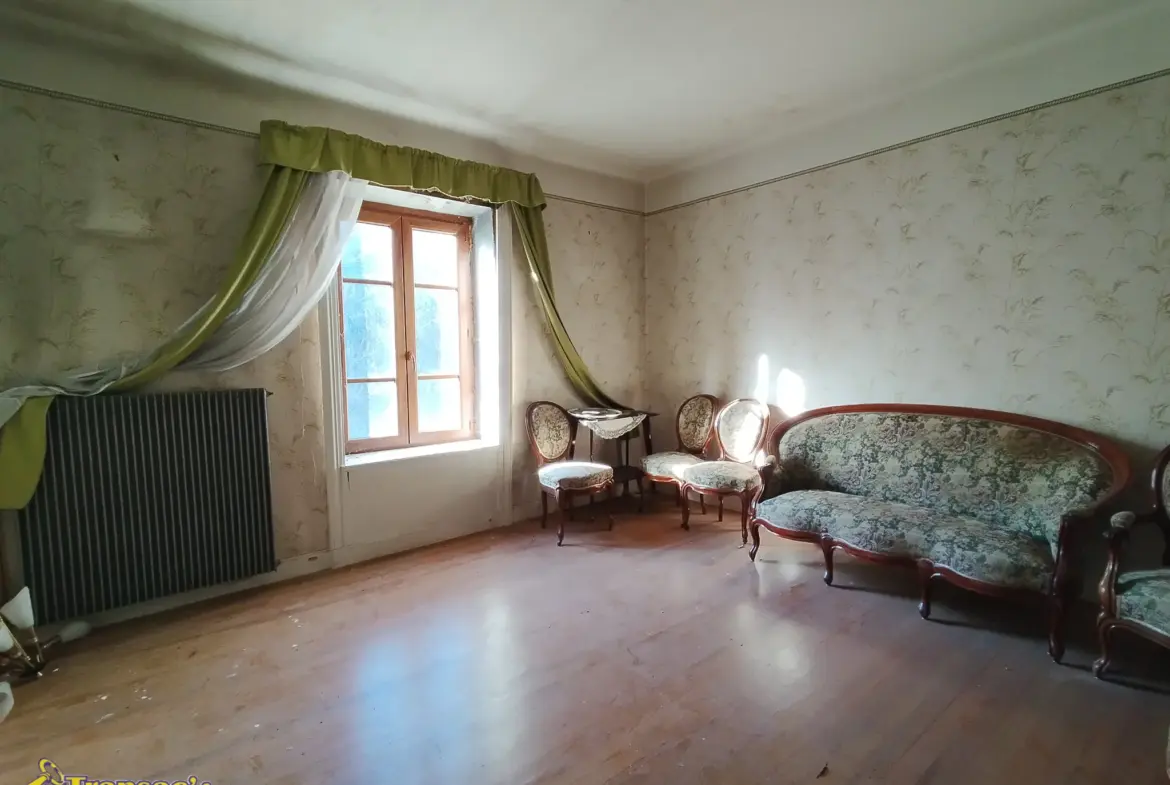 Propriété à Thiers avec ateliers de coutellerie et appartement F5 