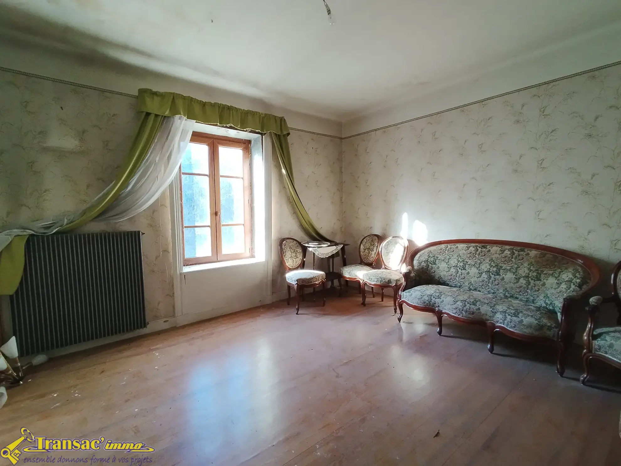 Propriété à Thiers avec ateliers de coutellerie et appartement F5 