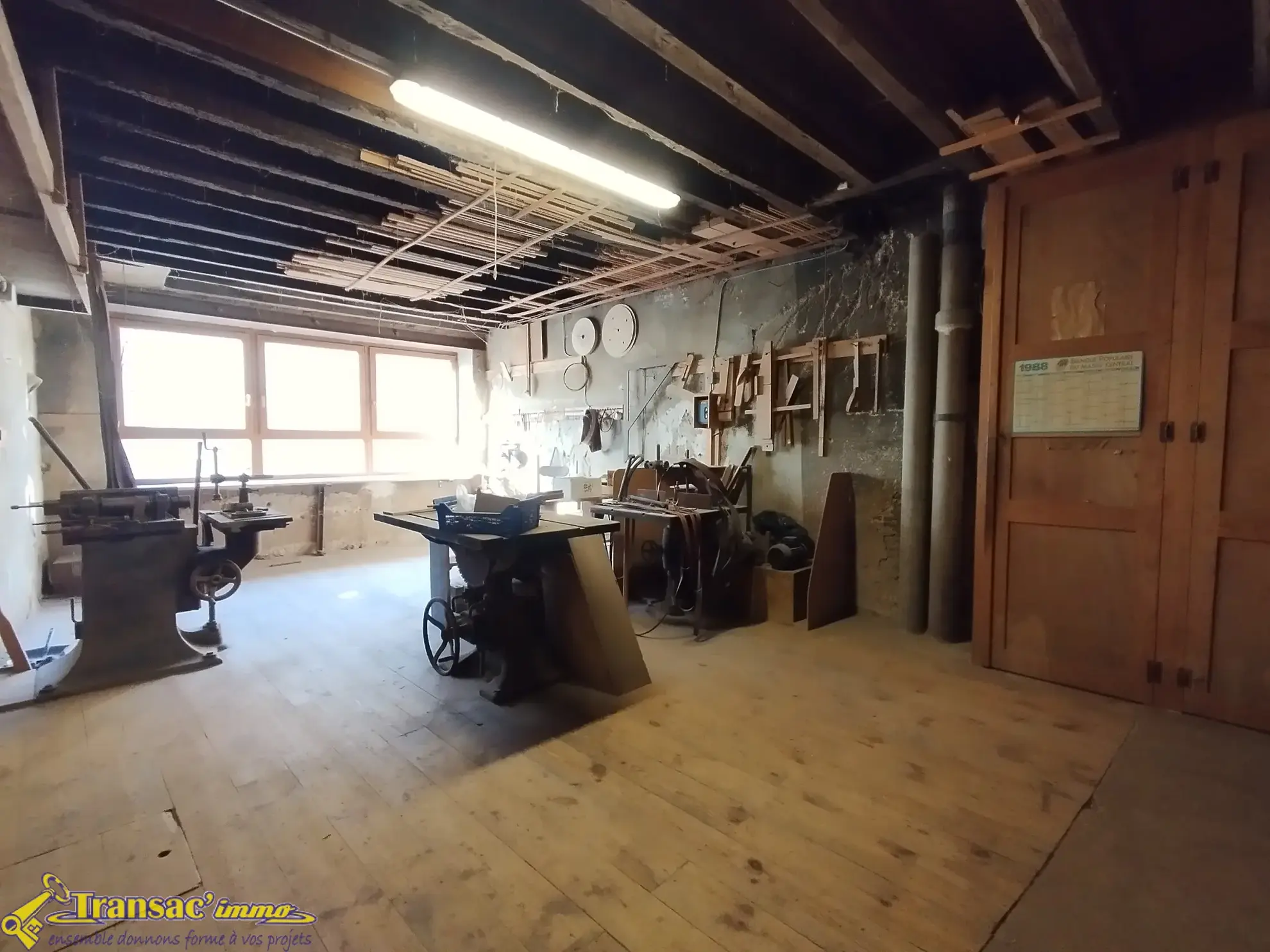 Propriété à Thiers avec ateliers de coutellerie et appartement F5 
