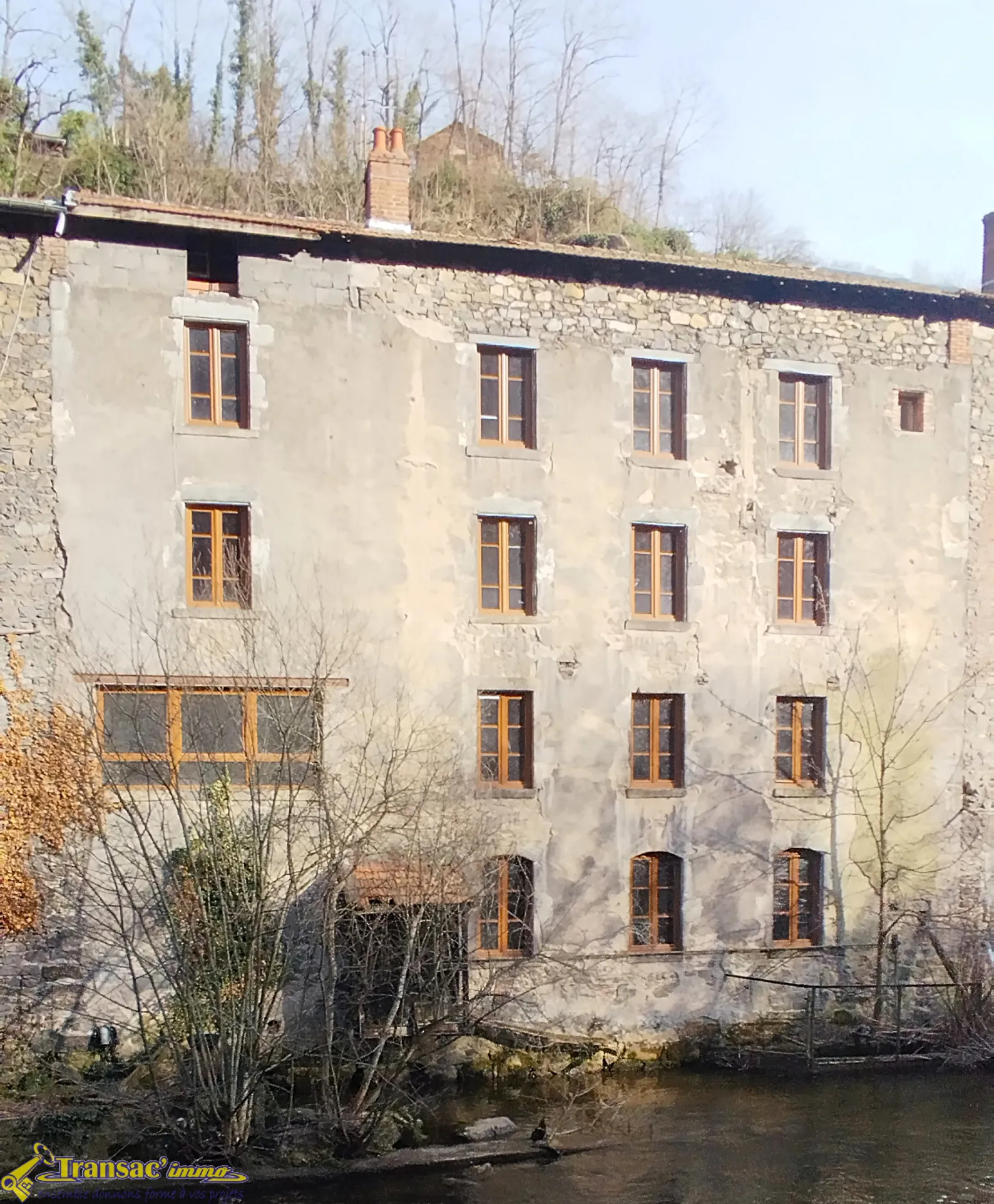 Propriété à Thiers avec ateliers de coutellerie et appartement F5 