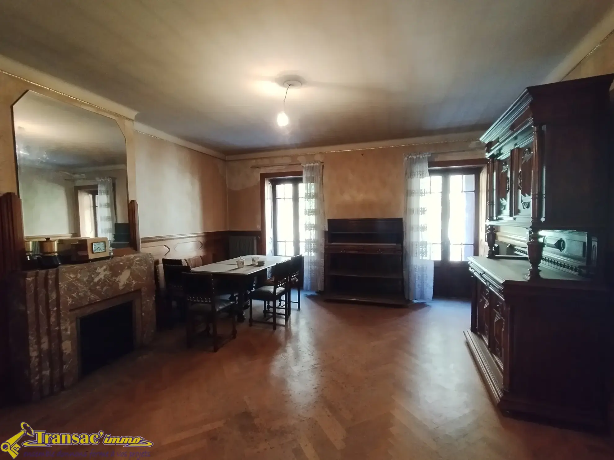 Propriété à Thiers avec ateliers de coutellerie et appartement F5 