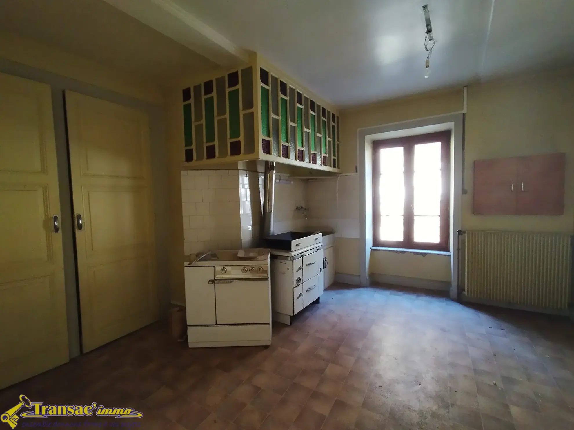 Propriété à Thiers avec ateliers de coutellerie et appartement F5 