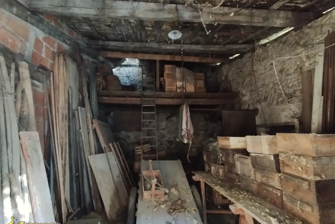 Propriété à Thiers avec ateliers de coutellerie et appartement F5 
