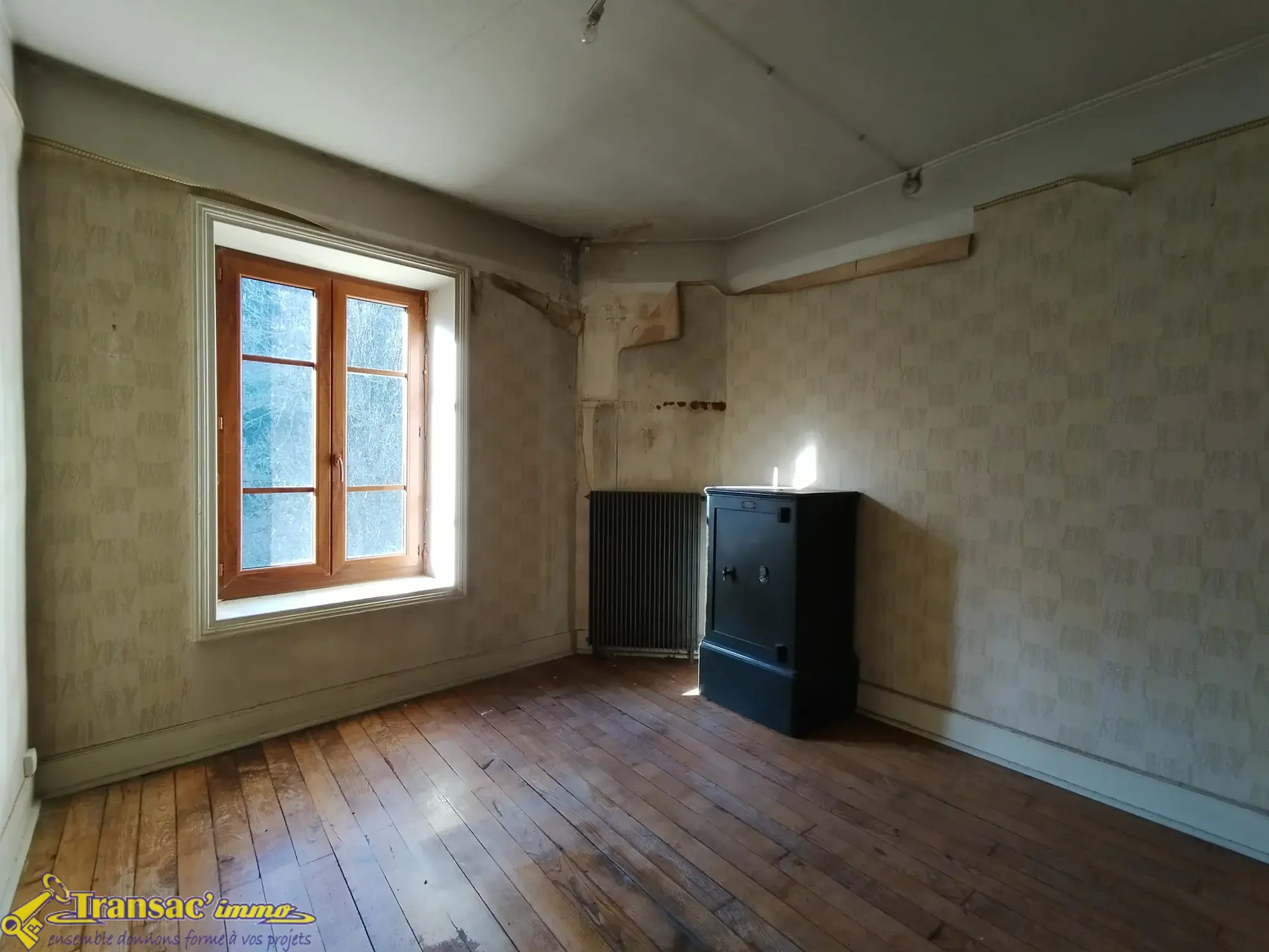 Propriété à Thiers avec ateliers de coutellerie et appartement F5 