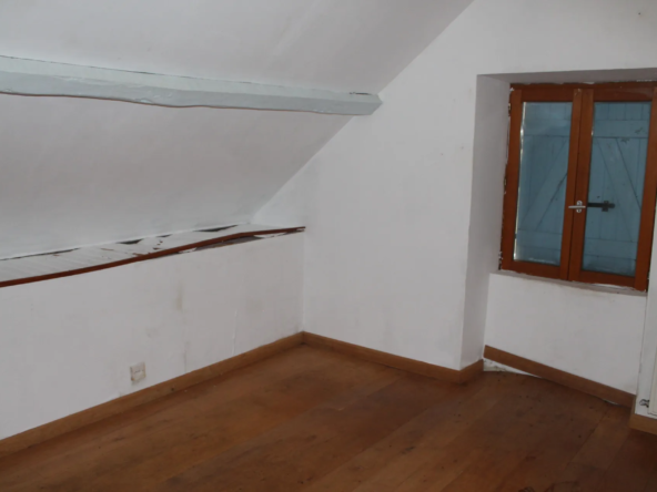 À vendre : Fermette à St Caprais avec 1 hectare de terrain 