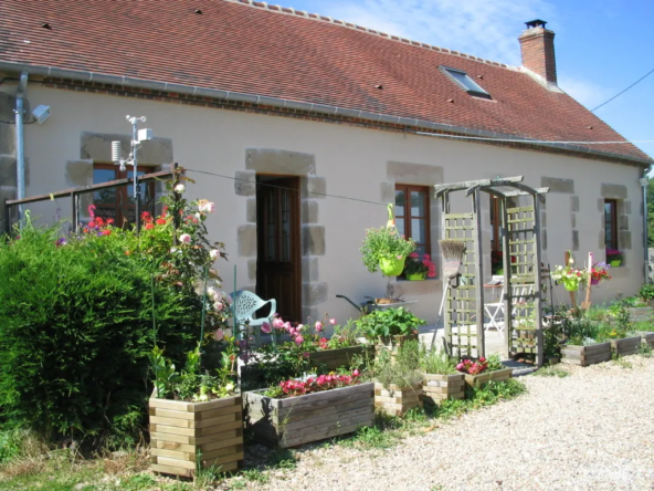À vendre : Fermette à St Caprais avec 1 hectare de terrain 