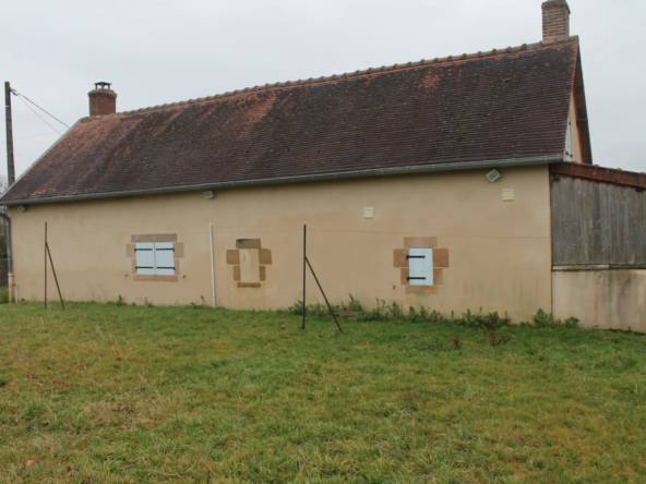 À vendre : Fermette à St Caprais avec 1 hectare de terrain 
