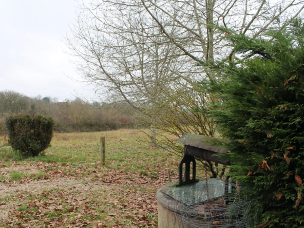 À vendre : Fermette à St Caprais avec 1 hectare de terrain 