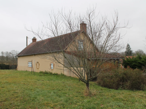 À vendre : Fermette à St Caprais avec 1 hectare de terrain 