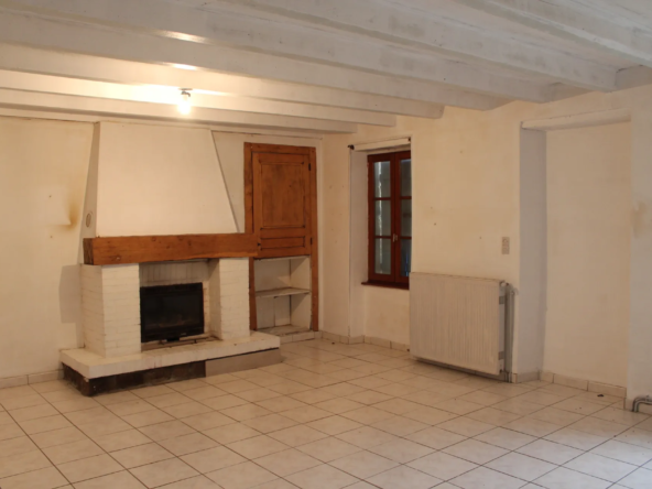 À vendre : Fermette à St Caprais avec 1 hectare de terrain 