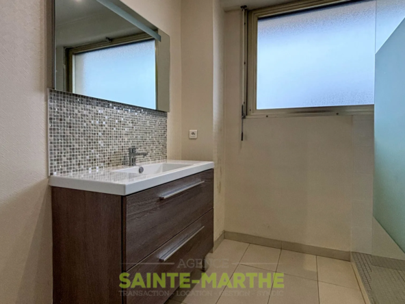 Grand T2 lumineux de 64 m² à Niort, Place de la Brèche 