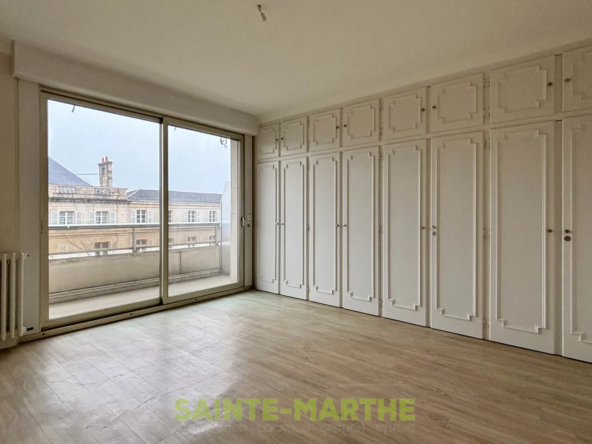 Grand T2 lumineux de 64 m² à Niort, Place de la Brèche 