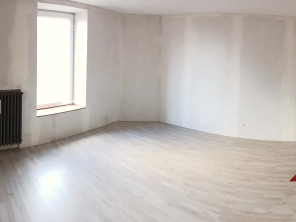 Maison spacieuse à vendre à Jussey - 231 m² 