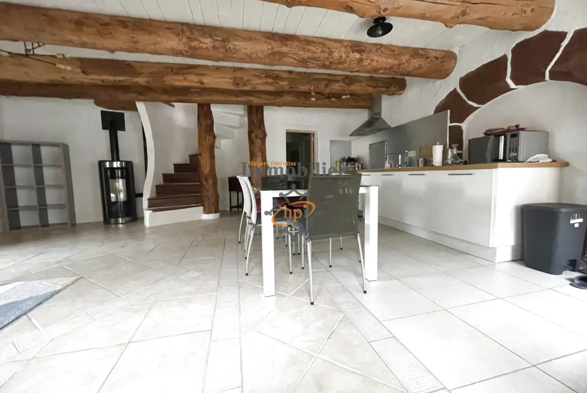 Maison de village à vendre à Saint Affrique avec remises aménageables 