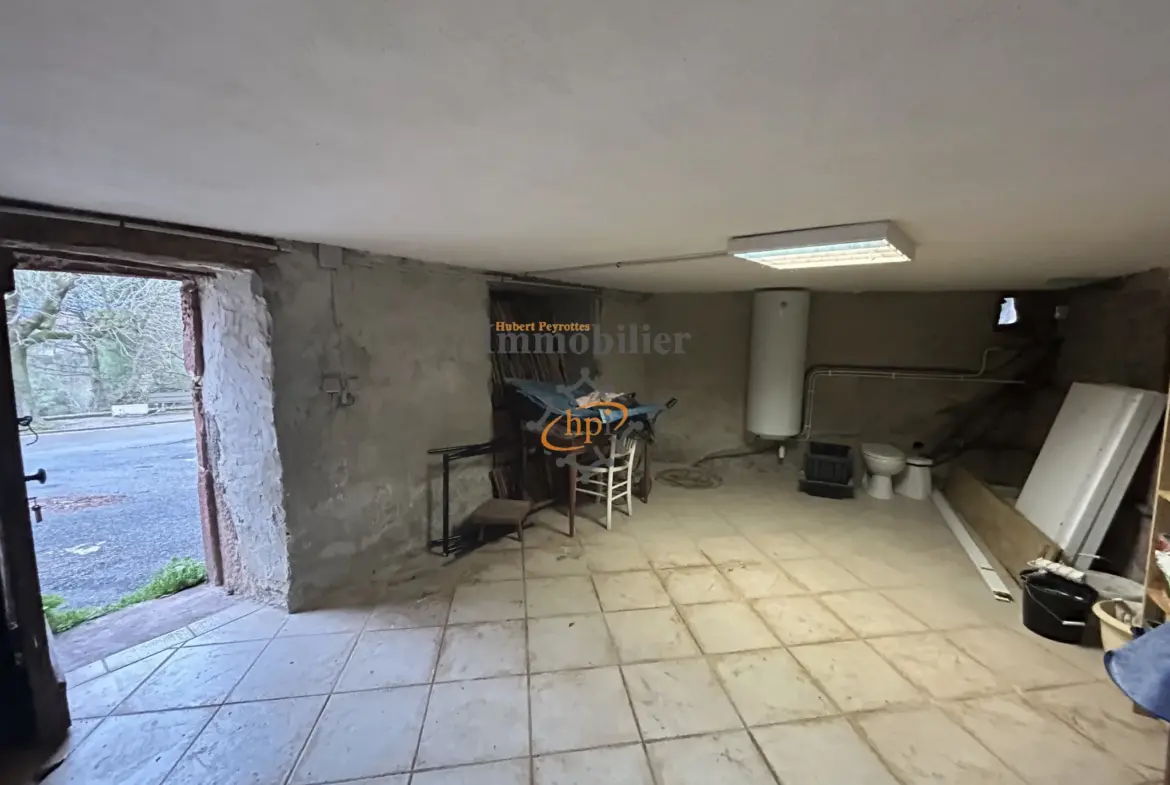 Maison de village à vendre à Saint Affrique avec remises aménageables 