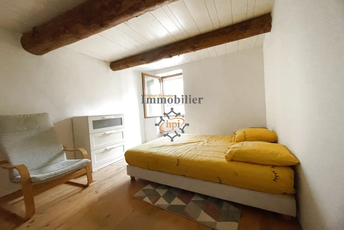 Maison de village à vendre à Saint Affrique avec remises aménageables 