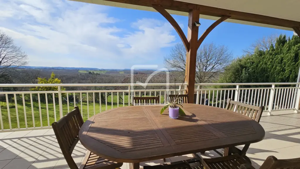 Maison exceptionnelle à Juillac avec vue dégagée