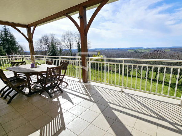 Maison exceptionnelle à Juillac avec vue dégagée 