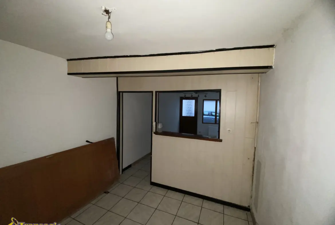 Maison de 76,8 m² à vendre à Courpière pour 55 590 € 