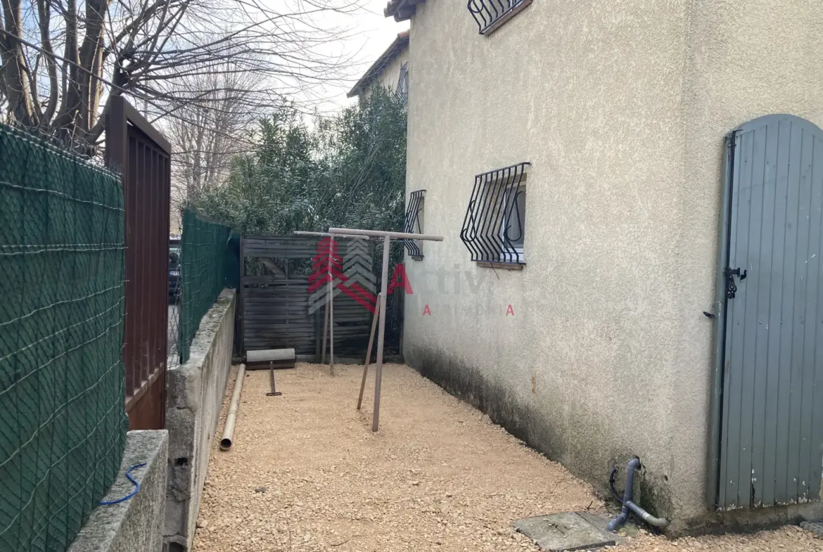 Arles : Maison F4 avec Terrasse et Jardin à 250 000 € 