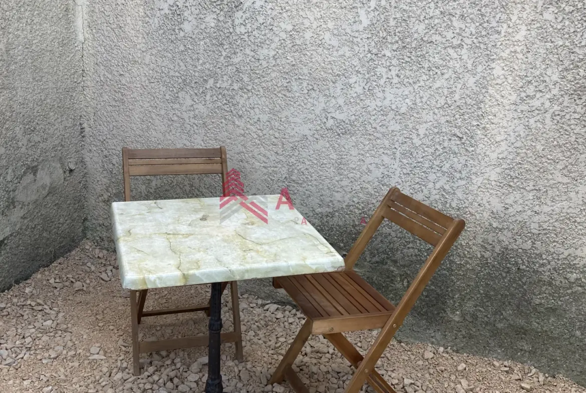 Arles : Maison F4 avec Terrasse et Jardin à 250 000 € 