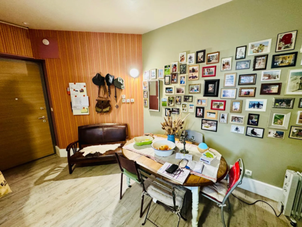 Vente Appartement Atypique T3 à Grenoble avec Parking 