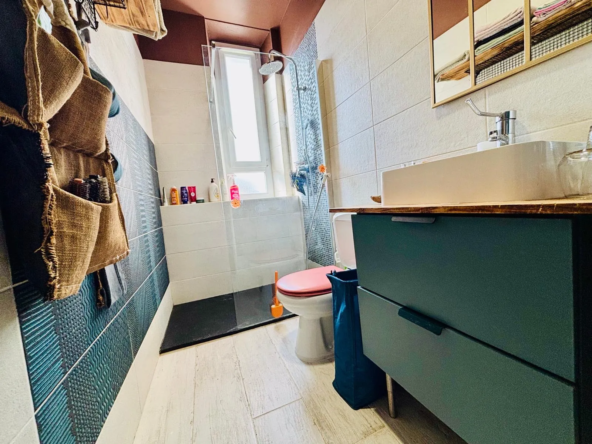 Vente Appartement Atypique T3 à Grenoble avec Parking 