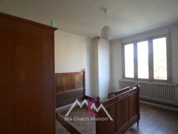 Maison à rénover d'environ 163 m² à Ste Anne sur Brivet 