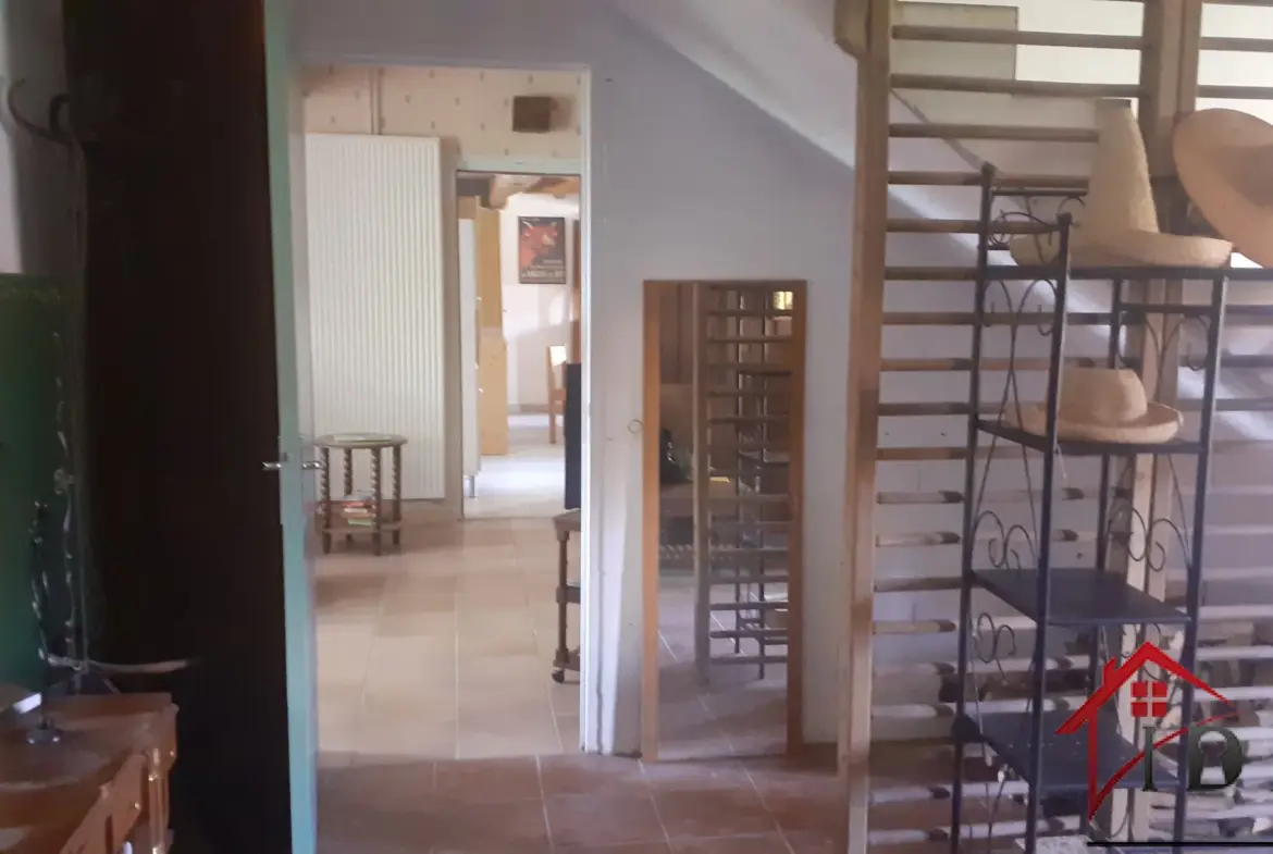 Maison de campagne rénovée avec terrain à St-Seine-l'Abbaye 