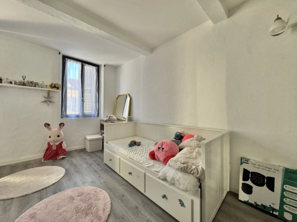 Appartement T3 avec terrasse à Hyères, quartier prisé 