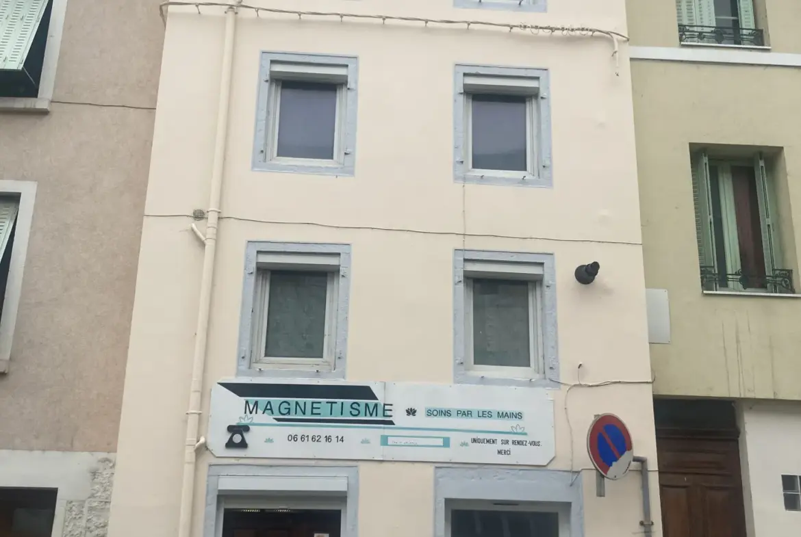 Vente maison de ville à Tenay - 118 m² sur 5 niveaux avec garage et jardin 
