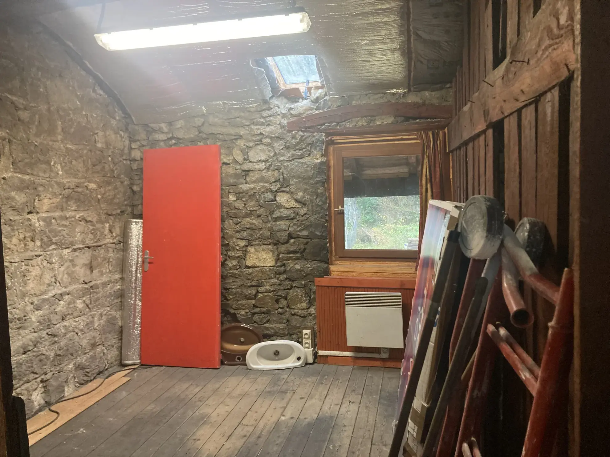 Vente maison de ville à Tenay - 118 m² sur 5 niveaux avec garage et jardin 