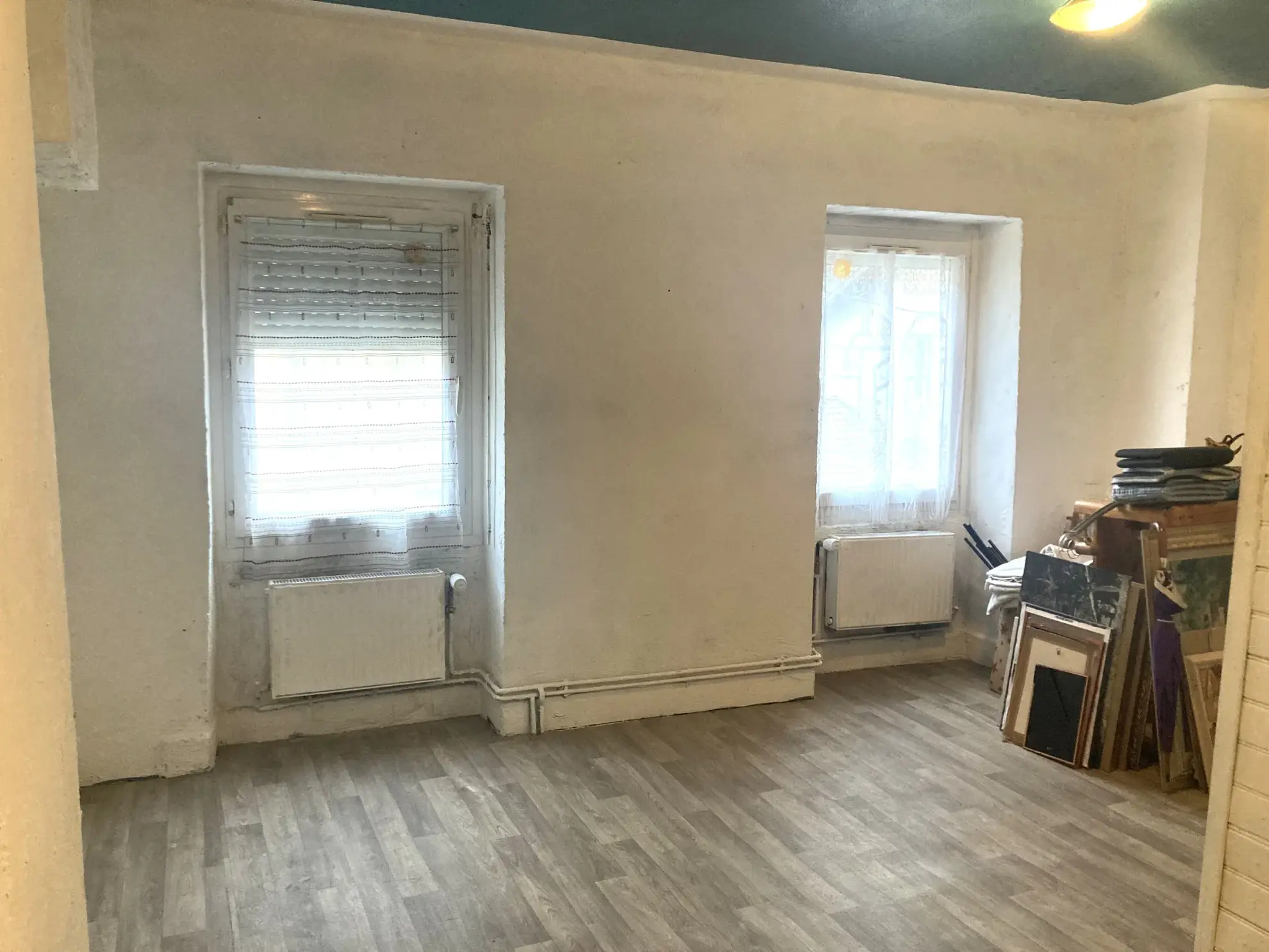 Vente maison de ville à Tenay - 118 m² sur 5 niveaux avec garage et jardin 