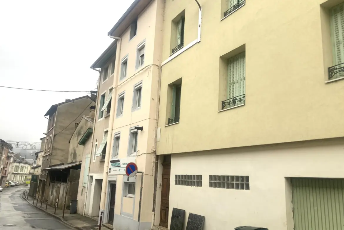Vente maison de ville à Tenay - 118 m² sur 5 niveaux avec garage et jardin 
