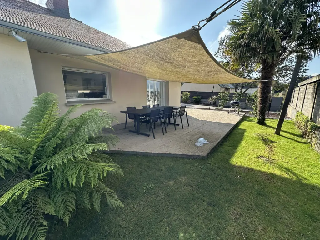 Maison de plain-pied à vendre à Saint-Barthélemy - 3 chambres, 907 m²