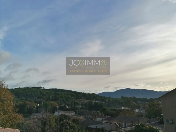 Terrain constructible à Carnoules - 866 m2 avec permis pour 2 maisons 
