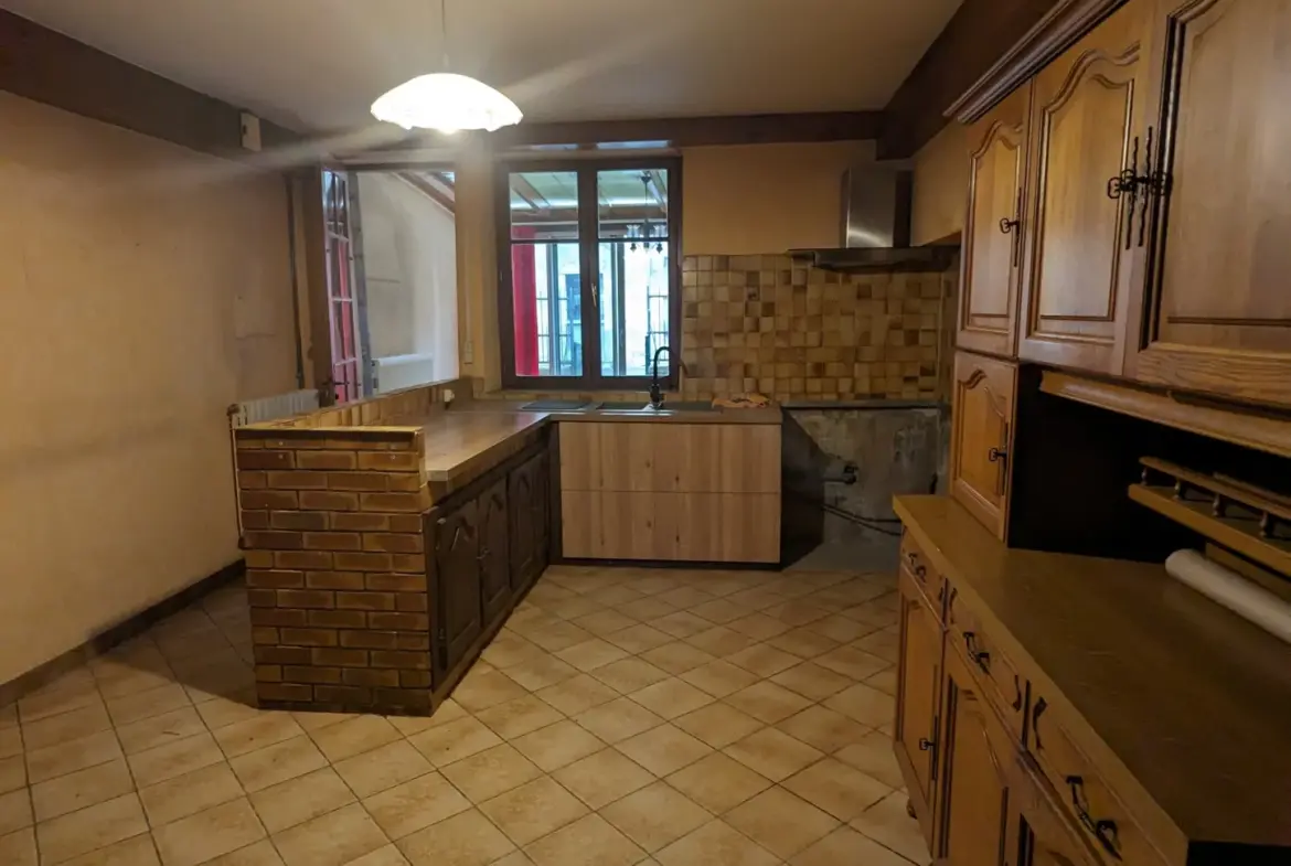 Maison de caractère à vendre à Gy (70) avec grand garage 