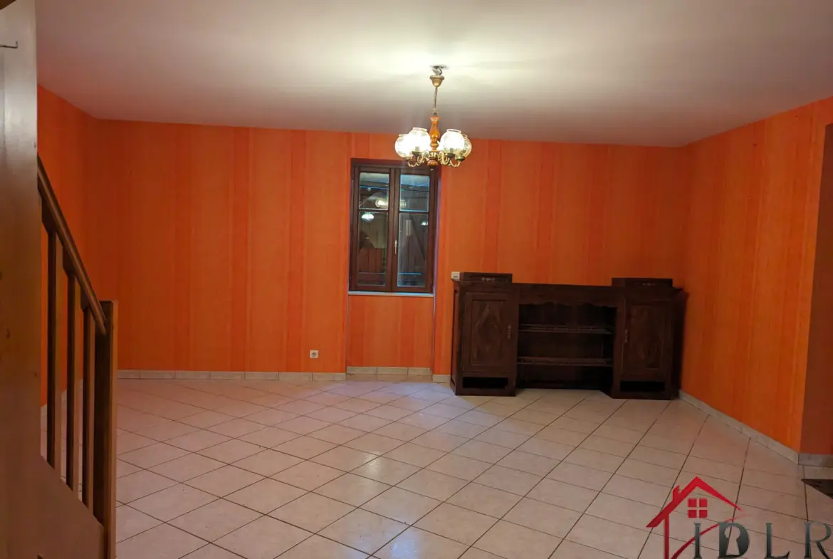 Maison de caractère à vendre à Gy (70) avec grand garage 