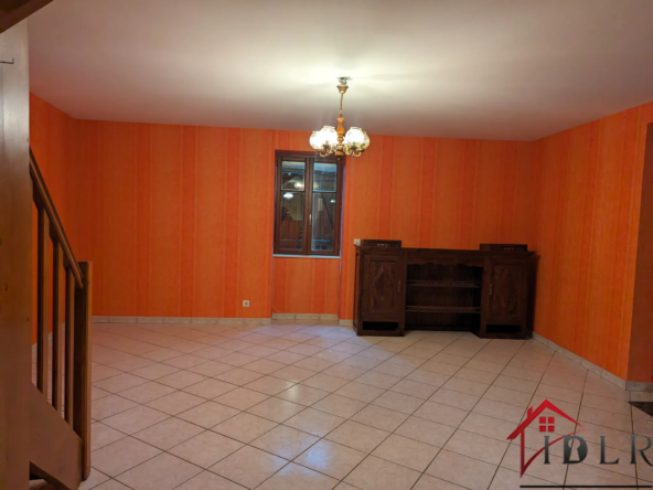 Maison de caractère à vendre à Gy (70) avec grand garage 