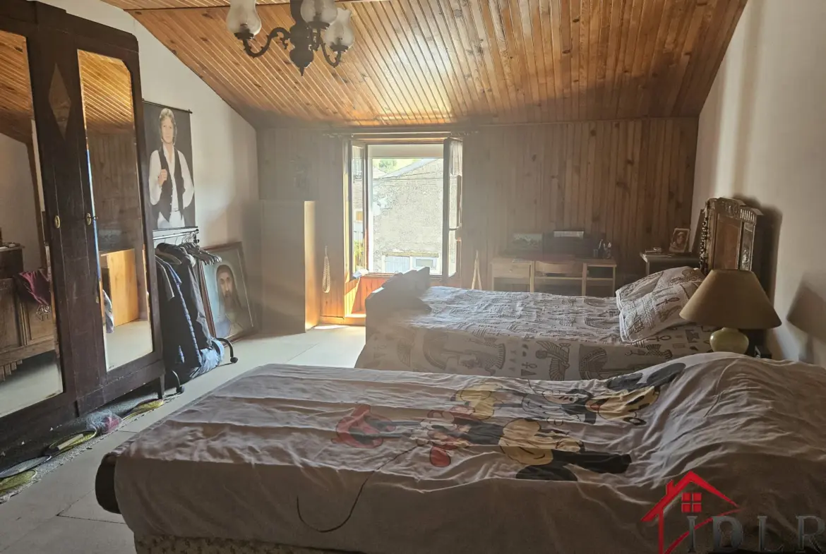 Maison spacieuse de 130 m2 à Arbigny sous Varenne 
