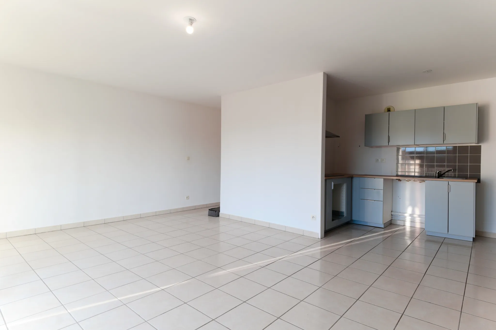 Appartement T3 avec balcon et stationnement à Douvres la Délivrande 