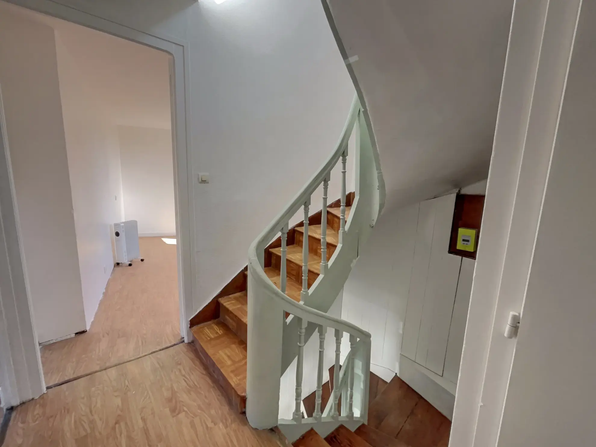 Maison avec Immeuble Commercial à Bignan - 189 280 € 