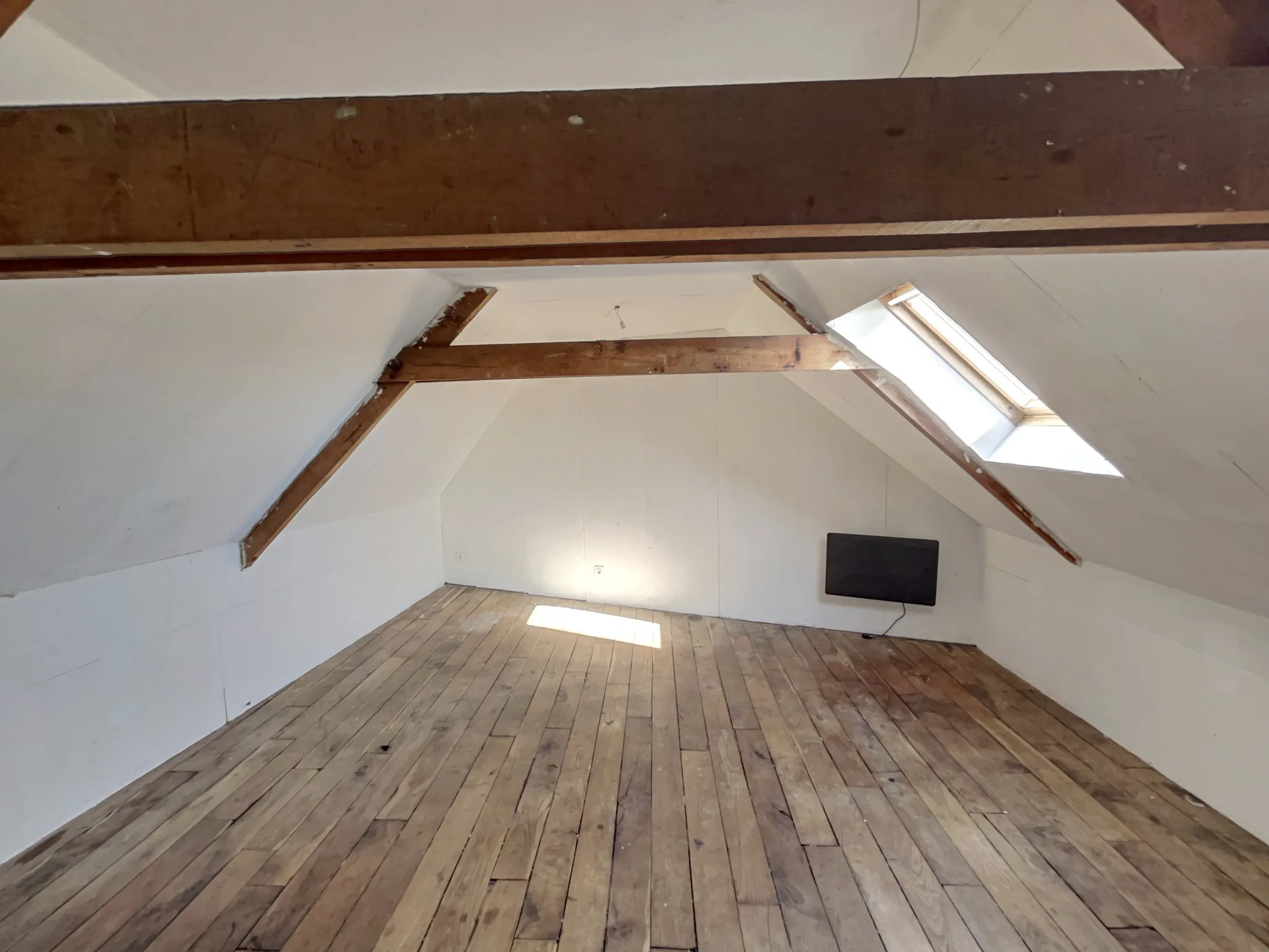 Maison avec Immeuble Commercial à Bignan - 189 280 € 