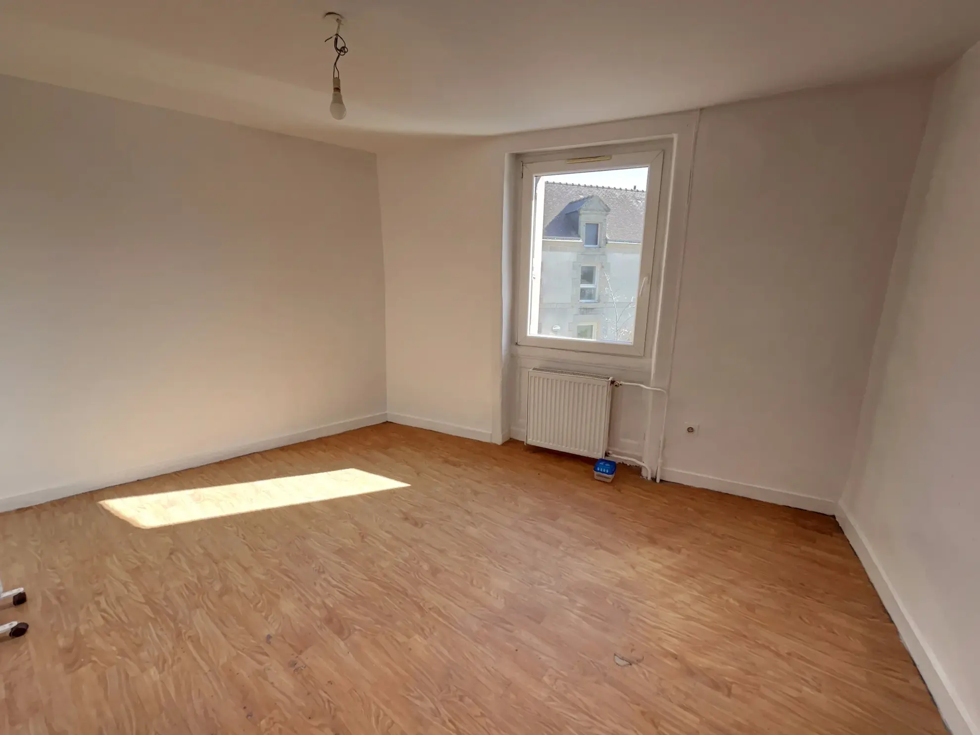 Maison avec Immeuble Commercial à Bignan - 189 280 € 