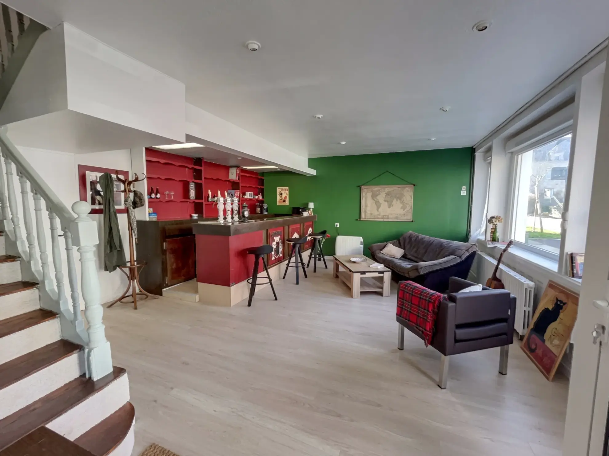 Maison avec Immeuble Commercial à Bignan - 189 280 € 