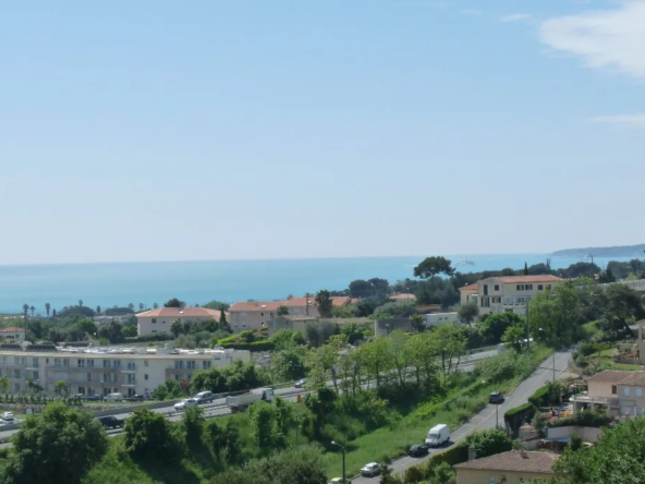 Appartement 2 pièces avec vue mer à Villeneuve Loubet 